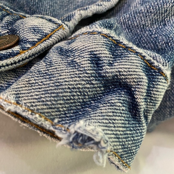 VINTAGE Levi’s Medium Wash Denim Thrashed Destroyed Grunge Trucker Jacket SZ XXL - Picture 13 of 15